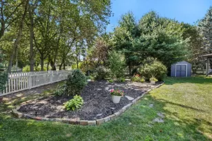 2390 Sycamore Path, Saint Joseph, MI 49085 - Photo 38