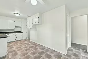 1711 Royal Oak St SW, Wyoming, MI 49519 - Photo 10