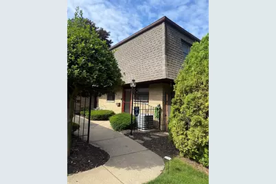 2727 S Lakeshore Drive #F23, Saint Joseph, MI 49085 - Photo 2