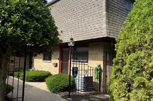 2727 S Lakeshore Dr, Saint Joseph, MI 49085 - Photo 2