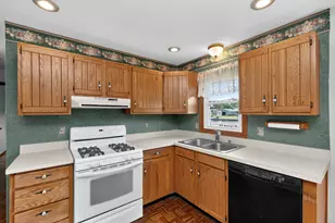 68441 N Channel Pkwy, Edwardsburg, MI 49112 - Photo 10