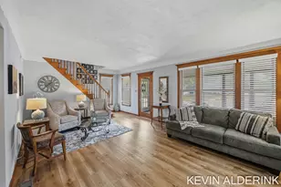 136 S Fairview Rd, Zeeland, MI 49464 - Photo 8