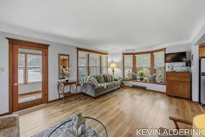 136 S Fairview Road, Zeeland, MI 49464 - Photo 6