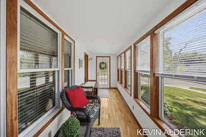 136 S Fairview Road, Zeeland, MI 49464 - Photo 4
