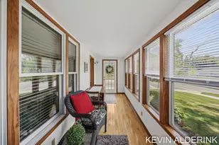136 S Fairview Rd, Zeeland, MI 49464 - Photo 4