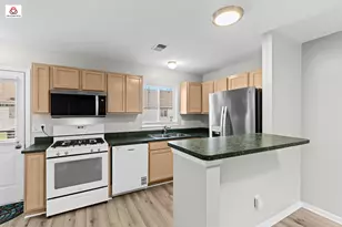 23348 Redman Ct, Trenton, MI 48183 - Photo 4