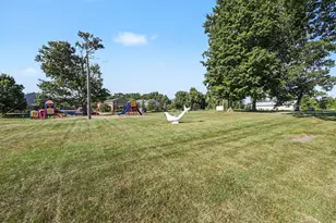 3422 Burbank Dr, Ann Arbor, MI 48105 - Photo 18
