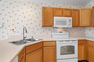 4562 Sycamore Dr, Ypsilanti, MI 48197 - Photo 16