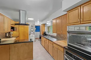 416 Wright St, Jackson, MI 49203 - Photo 6