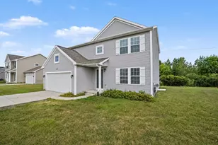 334 Saddlebrook Dr, Linden, MI 48451 - Photo 2