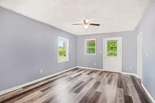 34 E Washington St, Newaygo, MI 49337 - Photo 4