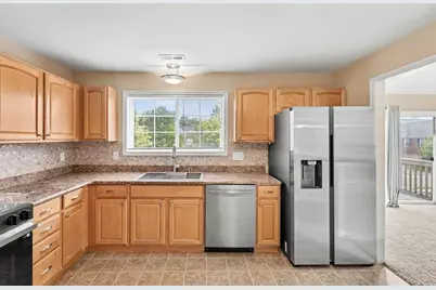 28469 Carlton Way Drive, Novi, MI 48377 - Photo 4