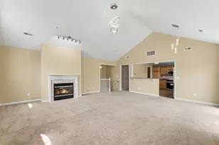 28469 Carlton Way Dr, Novi, MI 48377 - Photo 2