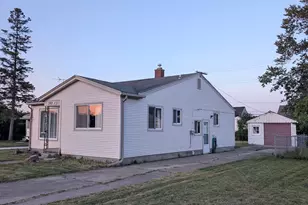 26840 Chippendale St, Roseville, MI 48066 - Photo 2