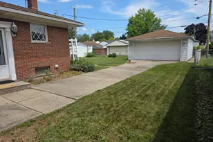 695 9th St, Wyandotte, MI 48192 - Photo 4