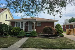 695 9th St, Wyandotte, MI 48192 - Photo 2