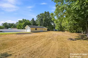 1134 Airport Rd, Norton Shores, MI 49441 - Photo 8
