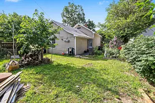 215 E Melendy St, Ludington, MI 49431 - Photo 24