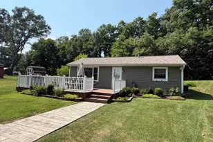 63166 Lakeshore Dr, Dowagiac, MI 49047 - Photo 2