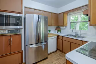 9169 N Riverview Dr, Kalamazoo, MI 49004 - Photo 10