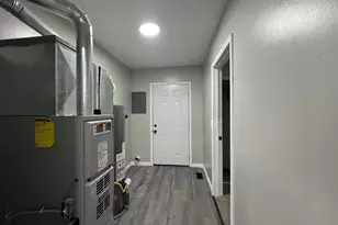 1708 Division St, Saginaw, MI 48602 - Photo 2