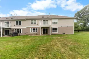 516 Boulderstone Ln, Chelsea, MI 48118 - Photo 10