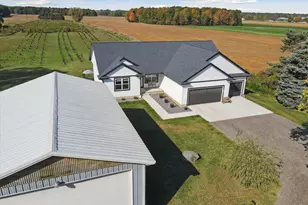 2434 S Cochran Rd, Charlotte, MI 48813 - Photo 52