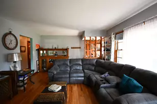 233 Hunter Dr, Benton Harbor, MI 49022 - Photo 4