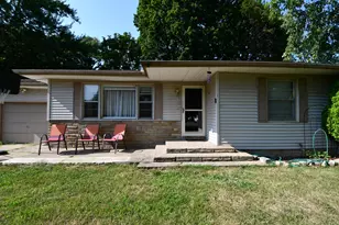 233 Hunter Dr, Benton Harbor, MI 49022 - Photo 1