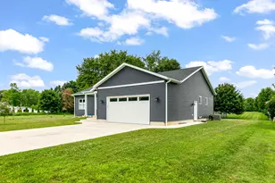 1106 N Galyn St, Sturgis, MI 49091 - Photo 4