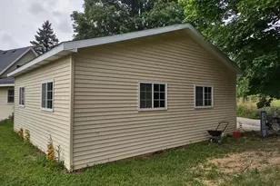 4389 9th St, Wayland, MI 49348 - Photo 8