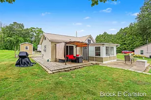 2900 S Martin Dr, Fremont, MI 49412 - Photo 4