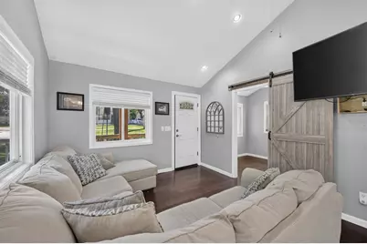571 Crescent Lake Road, Waterford, MI 48327 - Photo 10