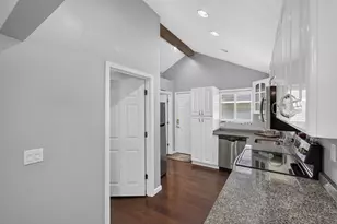 571 Crescent Lake Rd, Waterford, MI 48327 - Photo 8