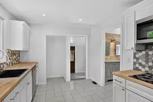 213 N Pleasant St, Jackson, MI 49202 - Photo 16