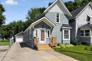 213 N Pleasant St, Jackson, MI 49202 - Photo 1