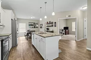 2129 Kensington Park Cir, Holland, MI 49423 - Photo 12