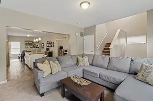 2129 Kensington Park Cir, Holland, MI 49423 - Photo 4