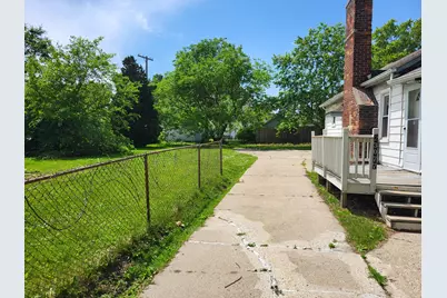 23077 Piper Avenue, Eastpointe, MI 48021 - Photo 12