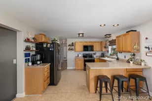 918 Emerald Cir, Lake Odessa, MI 48849 - Photo 14