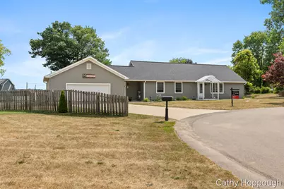 918 Emerald Circle, Lake Odessa, MI 48849 - Photo 4