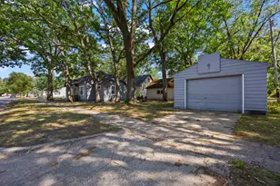 689 E Larch Ave, Muskegon, MI 49442 - Photo 2