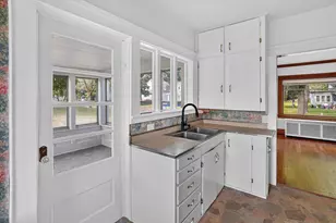 939 Backus St, Jackson, MI 49202 - Photo 12