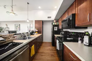 217 E Washington St, Ann Arbor, MI 48104 - Photo 6