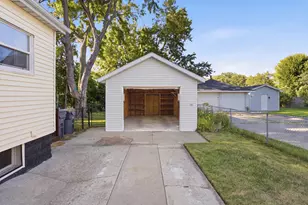 1323 Wolcott Ave, Saint Joseph, MI 49085 - Photo 24