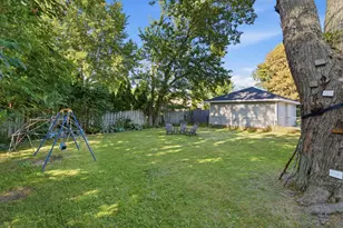 1323 Wolcott Ave, Saint Joseph, MI 49085 - Photo 26