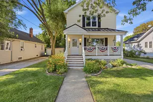 1323 Wolcott Ave, Saint Joseph, MI 49085 - Photo 2