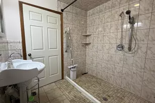 36868 Melbourne Dr, Sterling Heights, MI 48312 - Photo 18