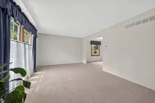 43646 Westridge Ln, Novi, MI 48167 - Photo 6