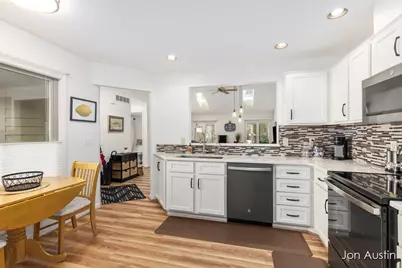 1845 Cross Bend Street NE, Grand Rapids, MI 49505 - Photo 10